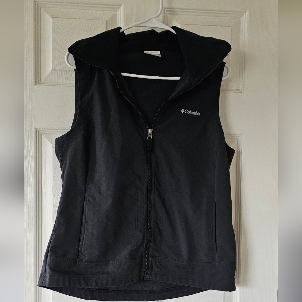 Lightweight Columbia Vest with Hood Size XL